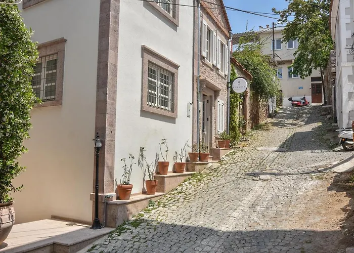 Lunaria Guest House